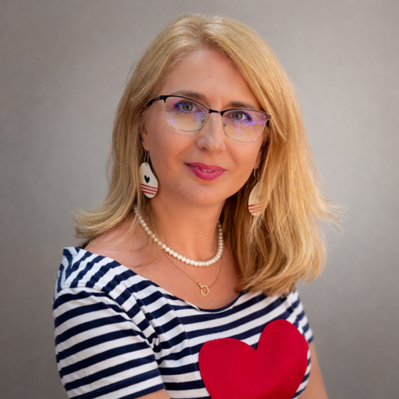Alexandra Pisaru